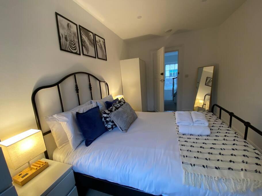 Explore London From The Heart Of Soho Экстерьер фото